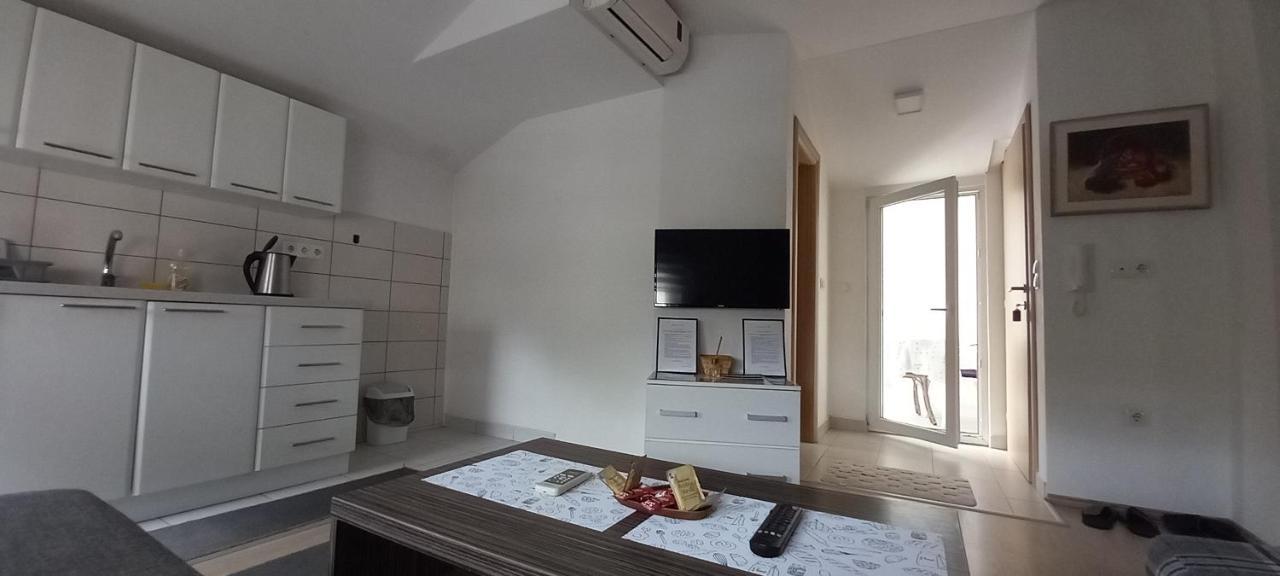 Platz Mostar